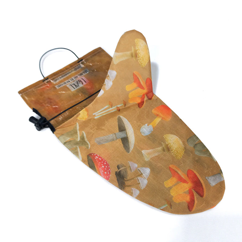 HIGH TAIL DESIGNS × Ash Ryan / Ultralight Rain Mitt