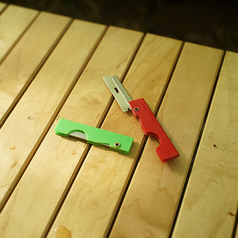 Derma-Safe / Folding Knife